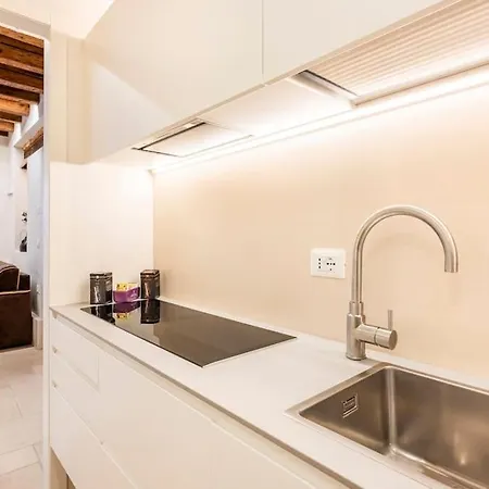 Dream's Door With Canal View In Apartment *