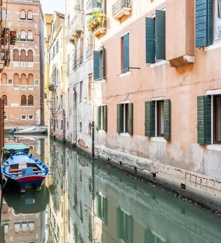 Dream's Door With Canal View In