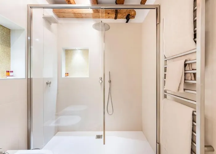 Dream's Door With Canal View In * Venetië