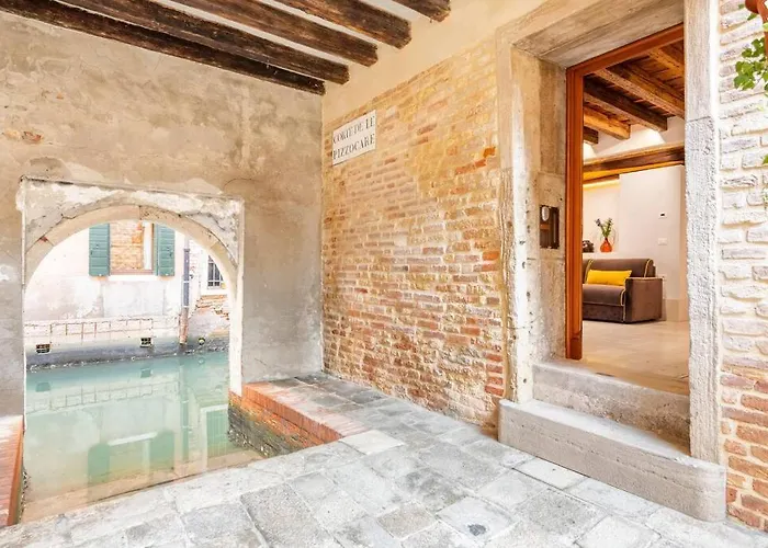 Dream's Door With Canal View In Appartement